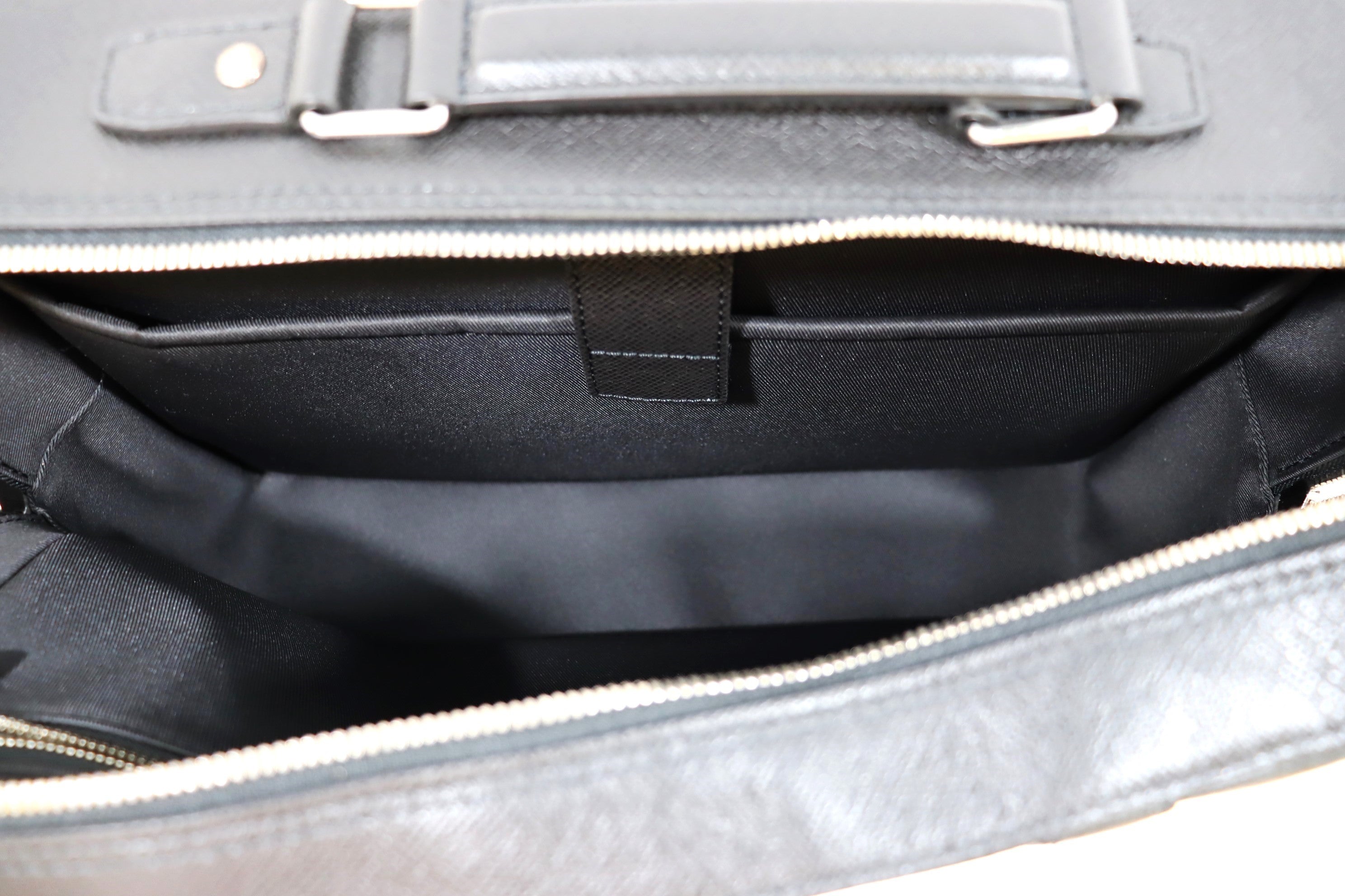 LOUIS VUITTON M30769 BRIEFCASE BAKPACK
