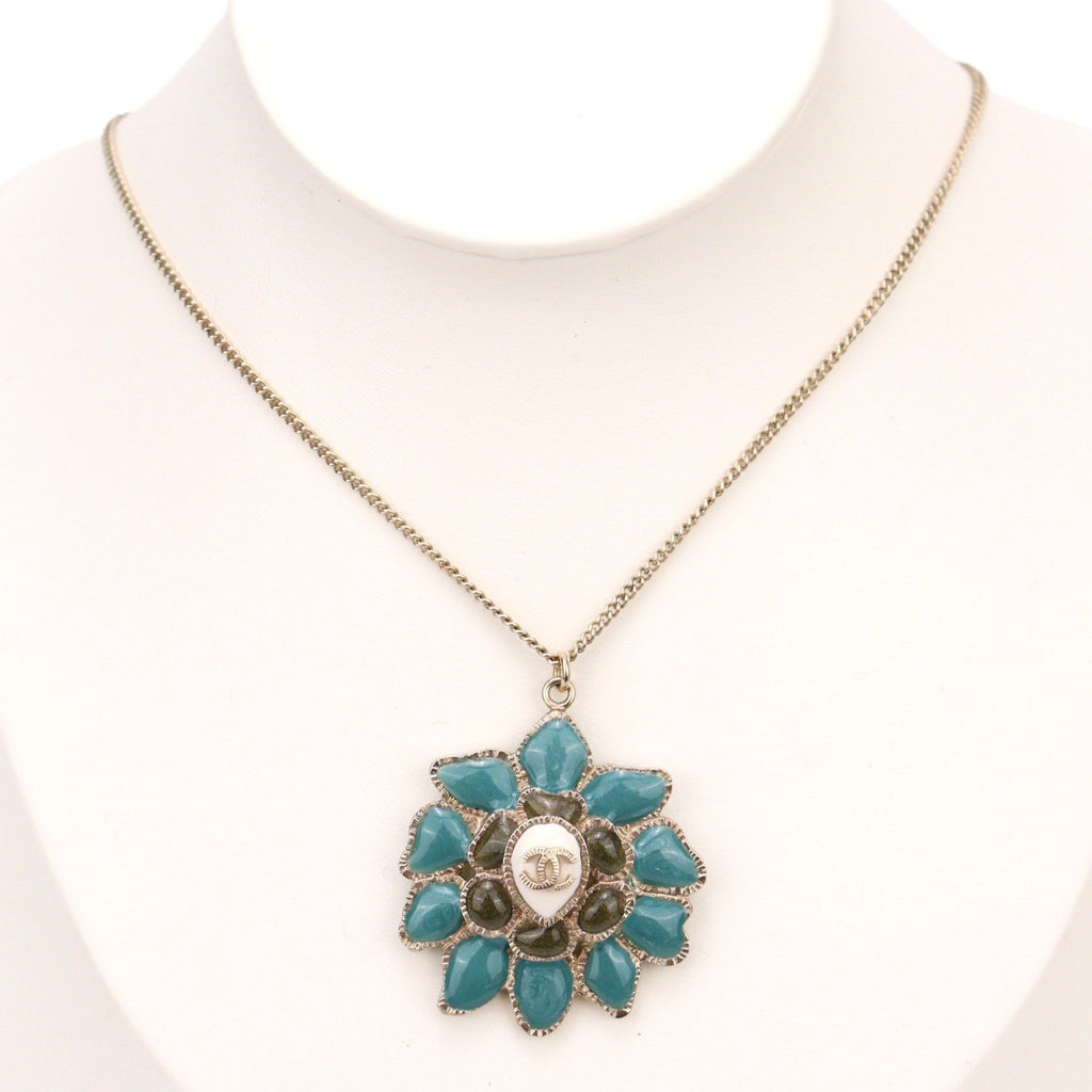 CHANEL NECKLACE