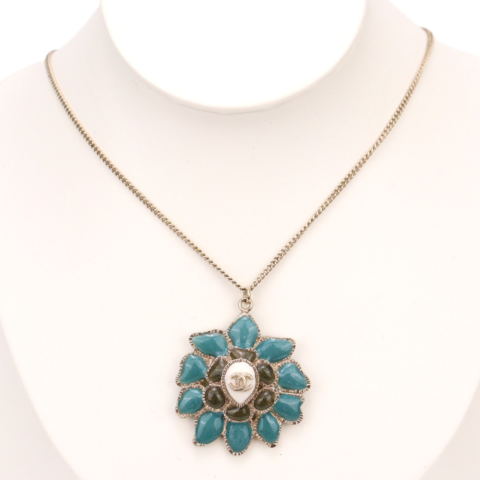 CHANEL NECKLACE