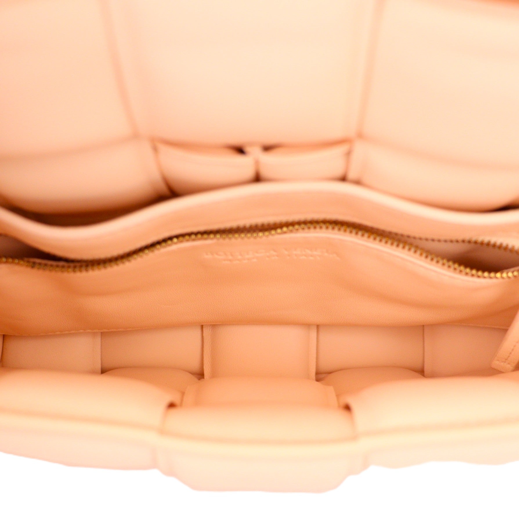BOTTEGA VENETA 591970 VCQR1 PADDED CASSETTE