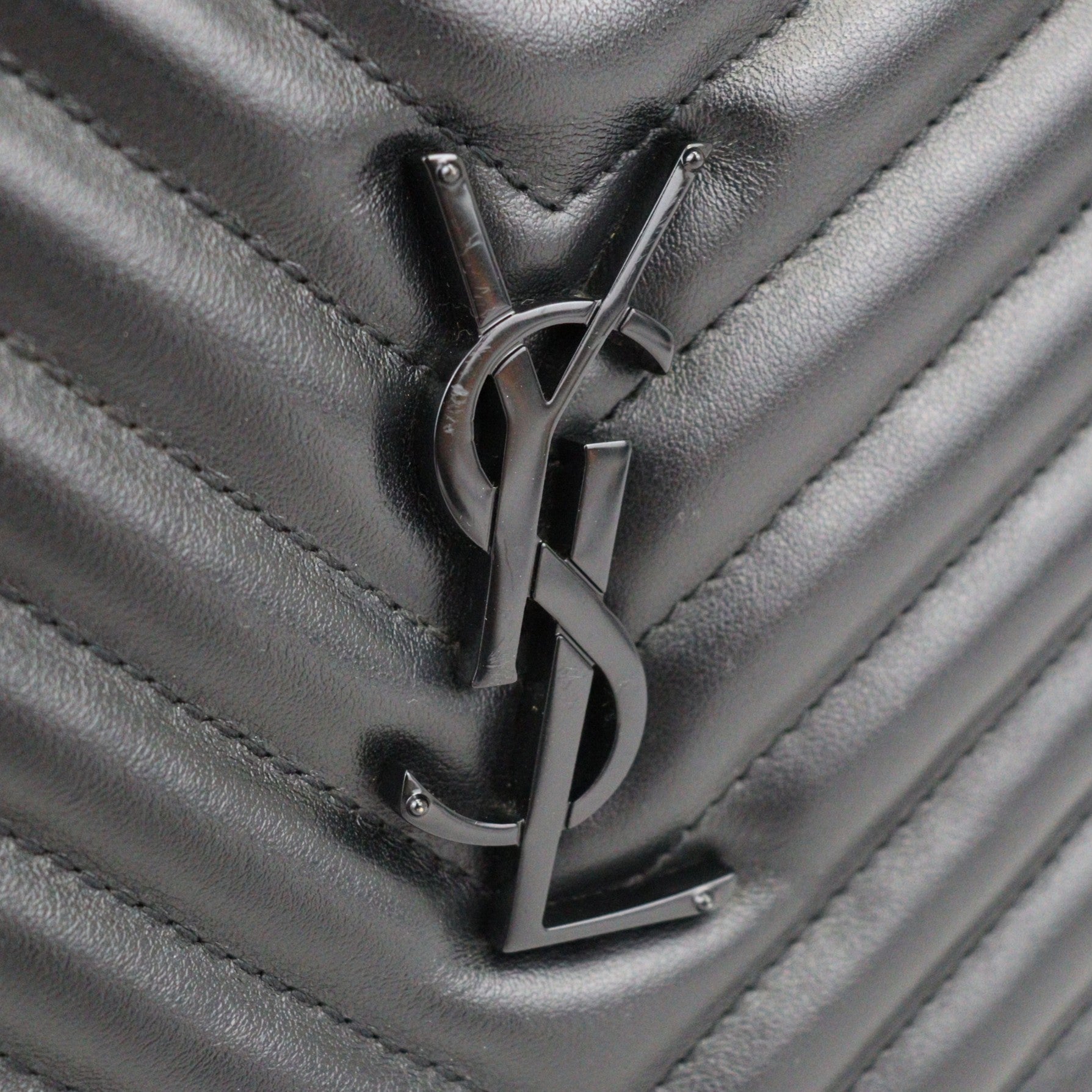 SAINT LAURENT 520534 DV708 LOU CAMERA CROSSBODY BAG