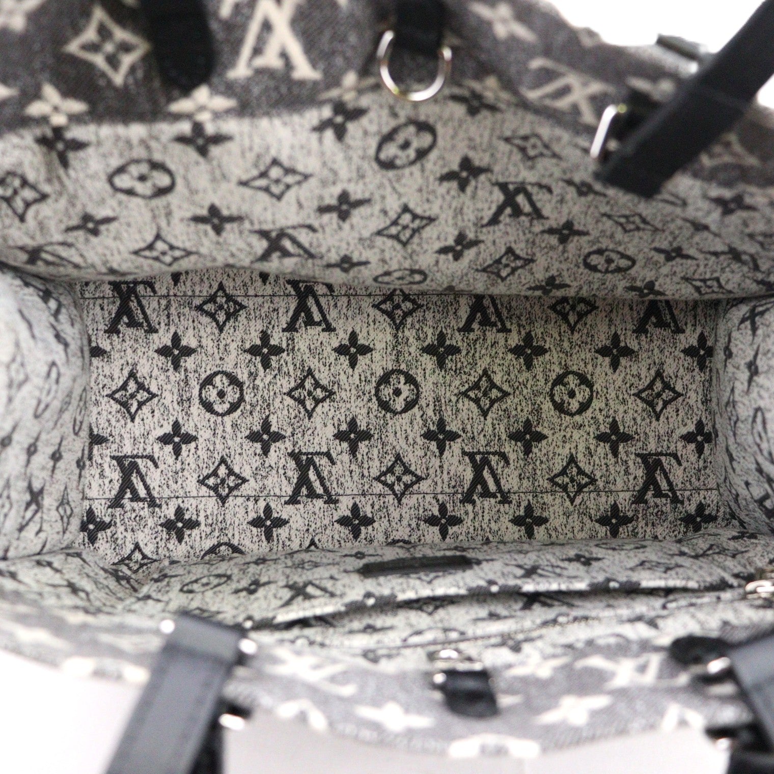 LOUIS VUITTON M46448 ON THE GO MM TOTE BAG