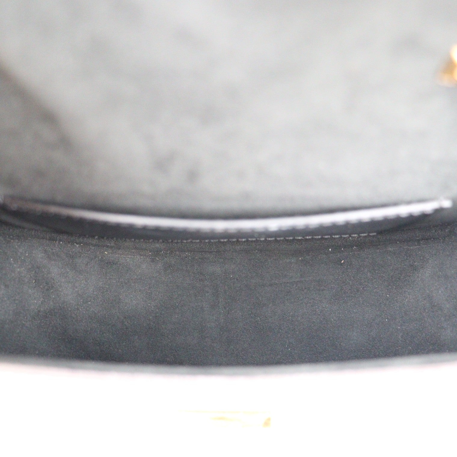 LOUIS VUITTON M46548 TILSITT HANDBAG