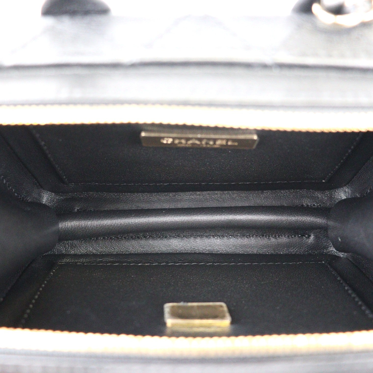 CHANEL AS3344 VANITY BAG