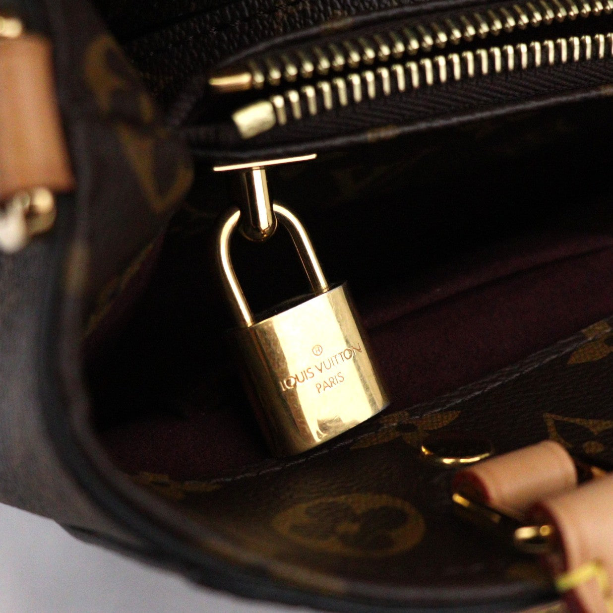 LOUIS VUITTON M41055 MONTAIGNE BB HANDBAG