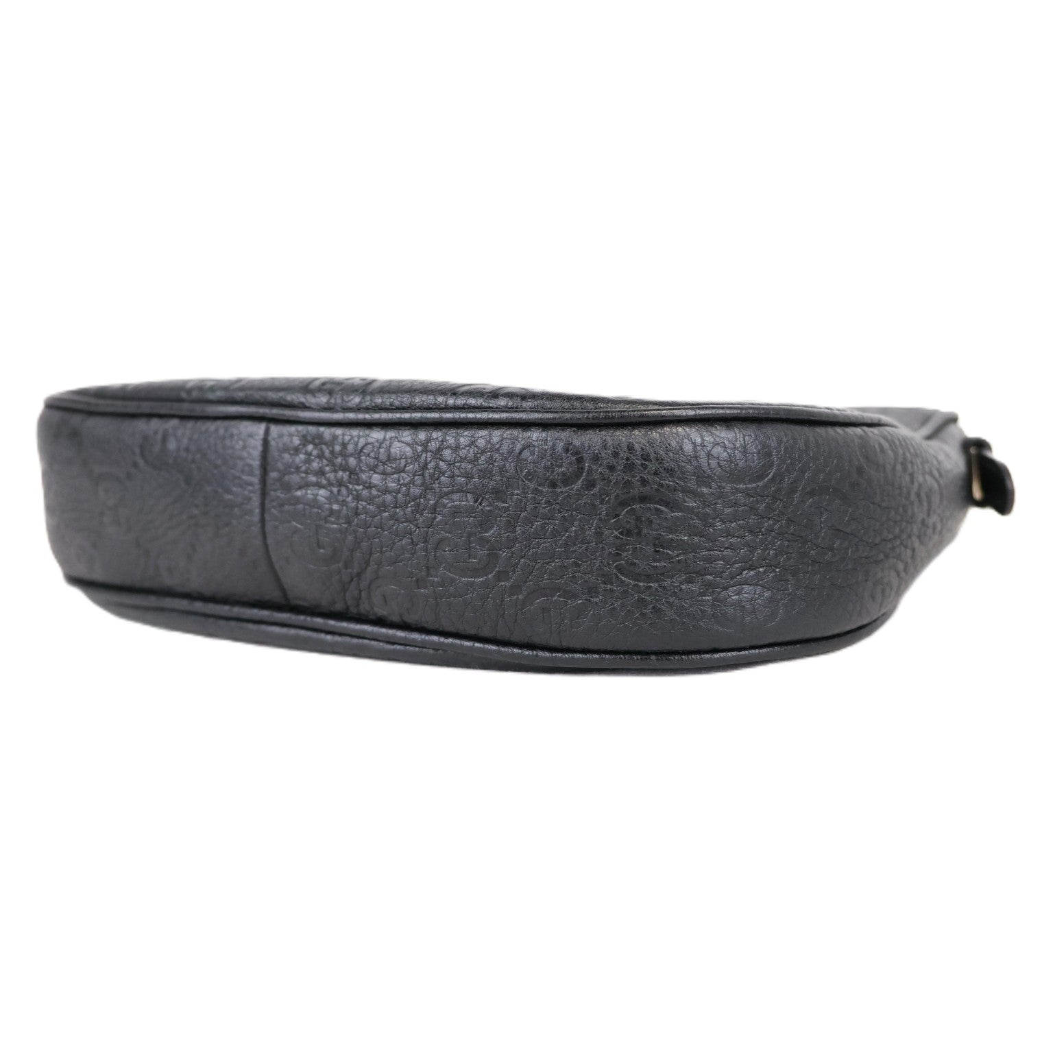 GUCCI 815409 AAFDV GG EMBLEM MEDIUM SHOULDER BAG
