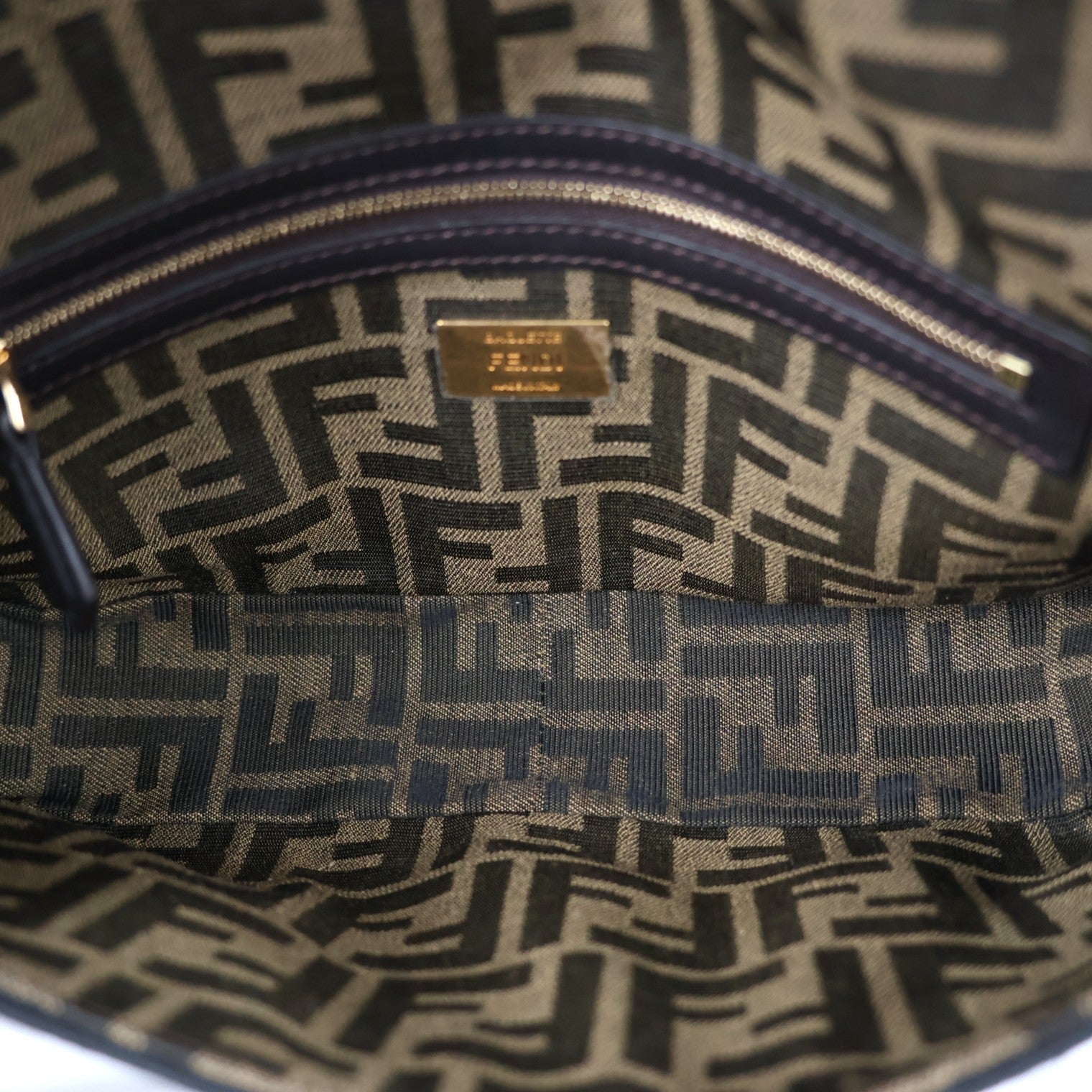 FENDI 8BR600 A6V5 BAGUETTE SHOULDER BAG