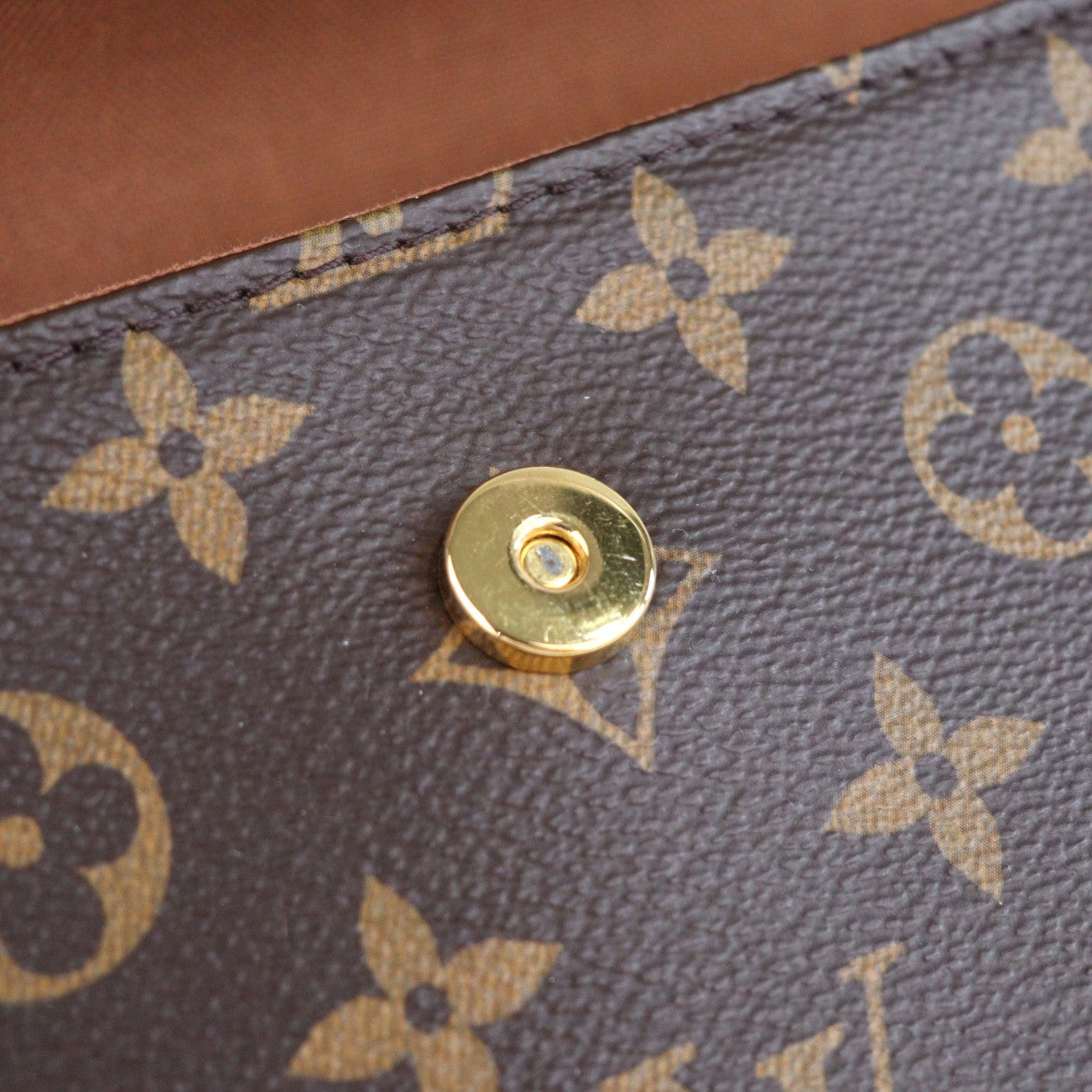 LOUIS VUITTON M81911 IVY WALLET ON CHAIN CROSSBODY BAG
