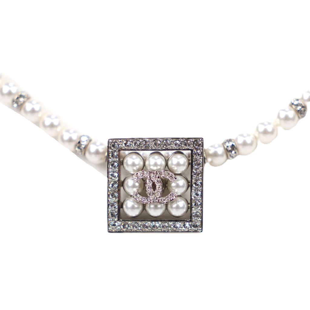 CHANEL ABD451 NECKLACE