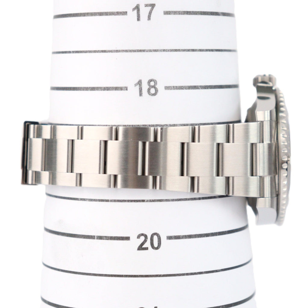 ROLEX 124060 Submariner