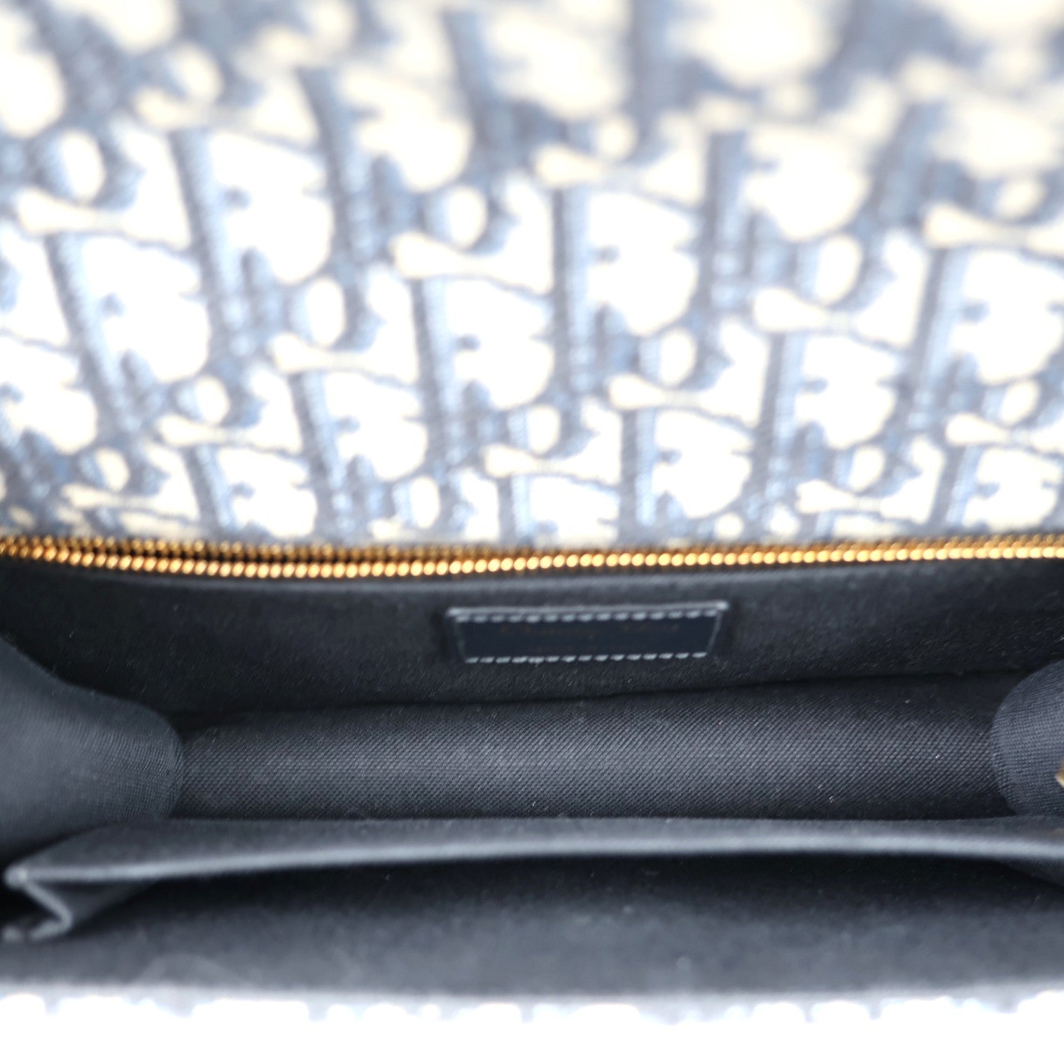 DIOR M9208UTZQ 30 MONTAIGNE SHOULDER BAG
