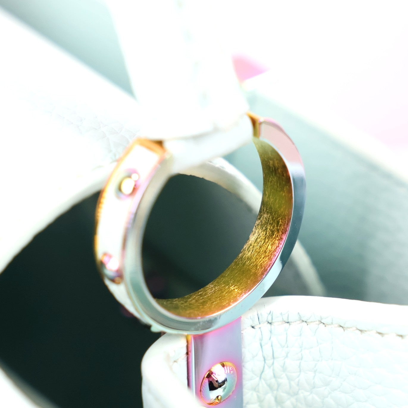 LOUIS VUITTON M22055 CAPUCINES BB HANDBAG