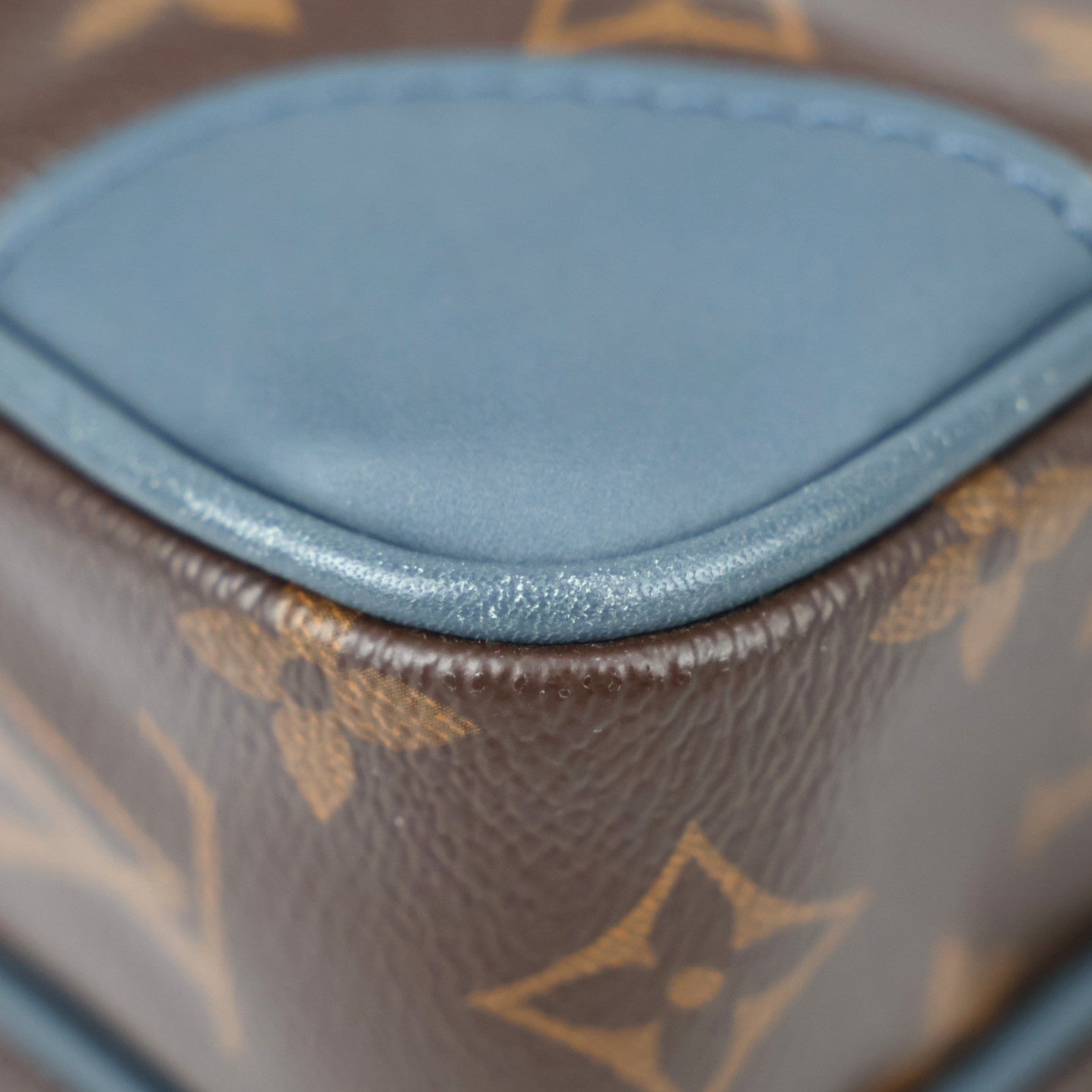 LOUIS VUITTON M45233 AMAZONE CROSSBODY BAG