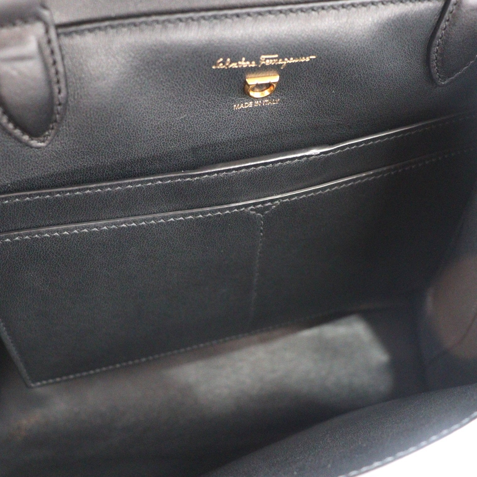 SALVATORE FERRAGAMO 21 0892 GANCINI HANDBAG